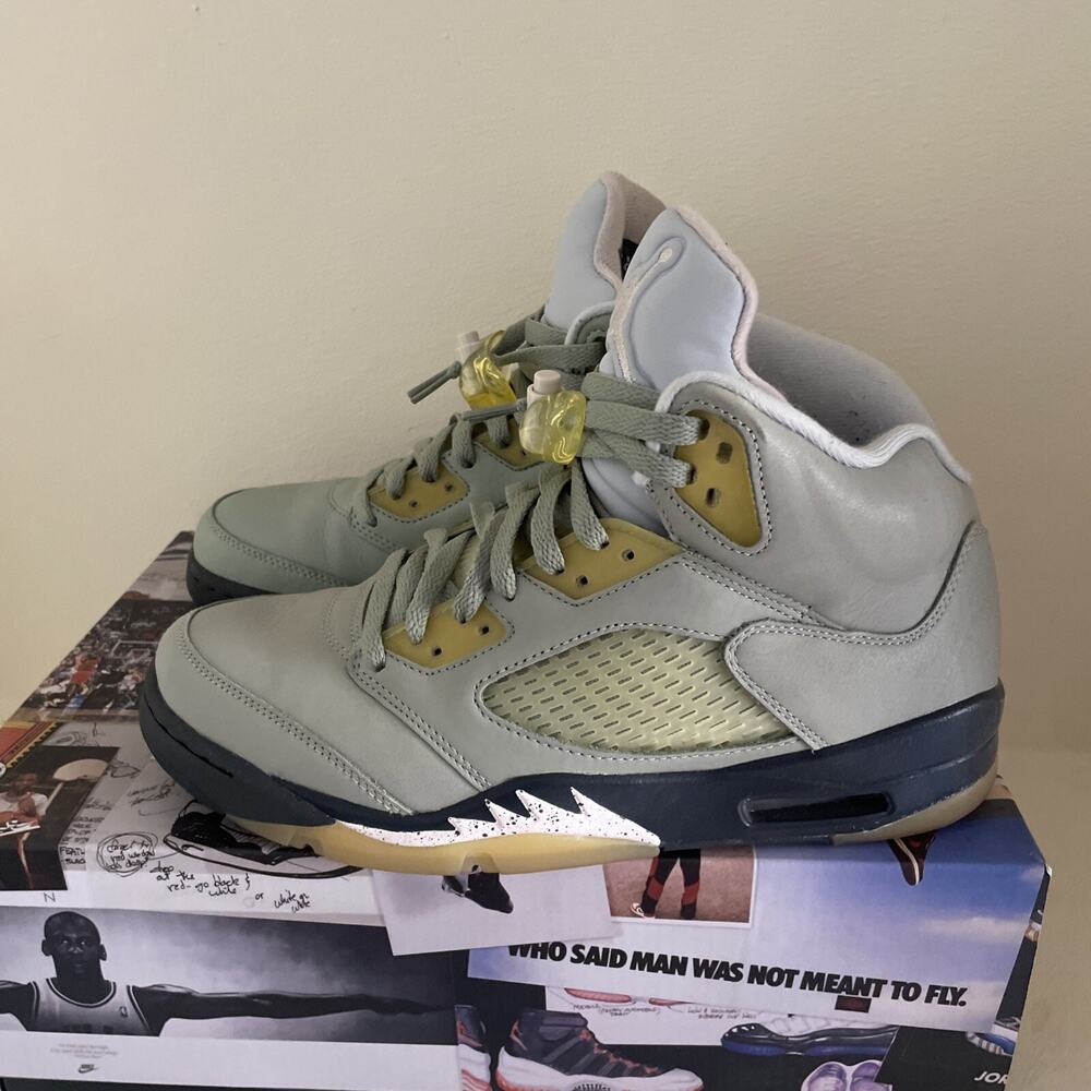 Size 9 - Jordan 5 JADE HORIZON 2022